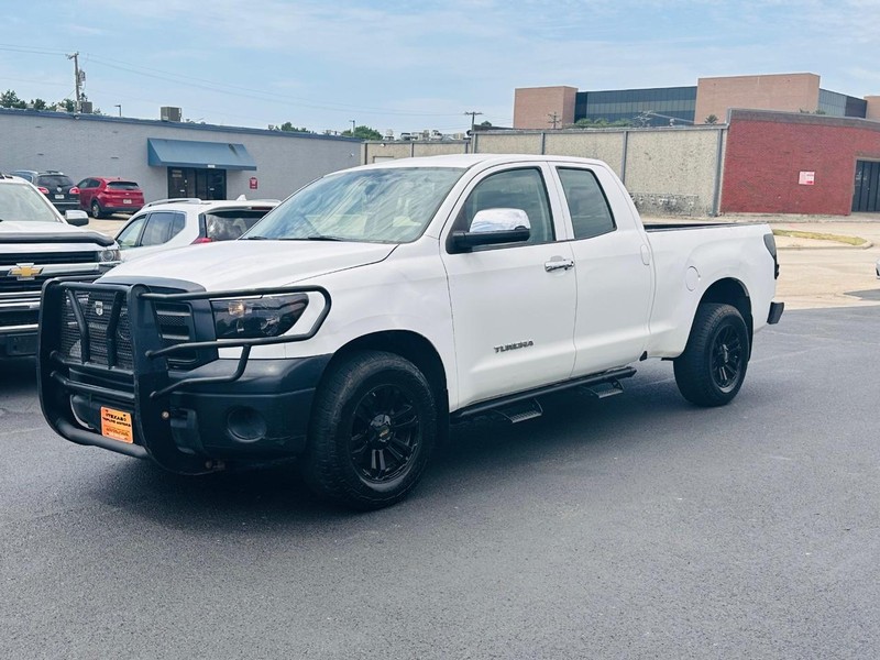 Toyota Tundra 4WD Truck Vehicle Full-screen Gallery Image 04