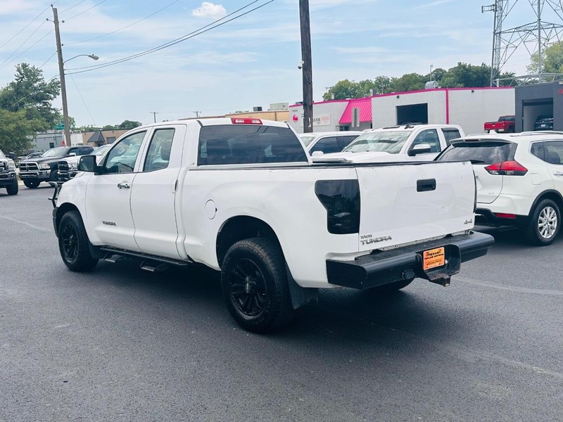 Toyota Tundra 4WD Truck Vehicle Full-screen Gallery Image 09