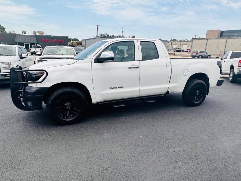 Toyota Tundra 4WD Truck Vehicle Full-screen Gallery Image 13