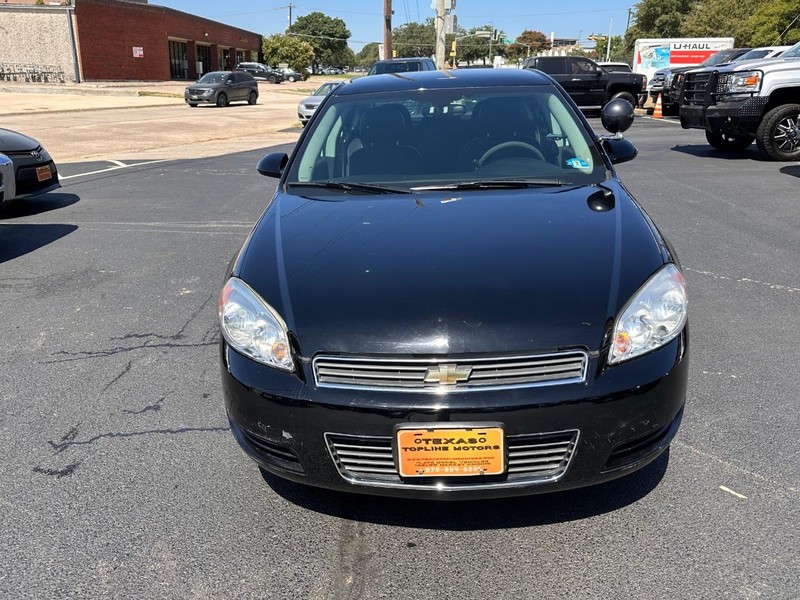 Chevrolet Impala Police Vehicle Full-screen Gallery Image 3