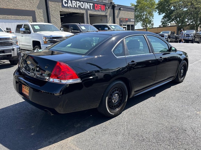 Chevrolet Impala Police Vehicle Full-screen Gallery Image 5