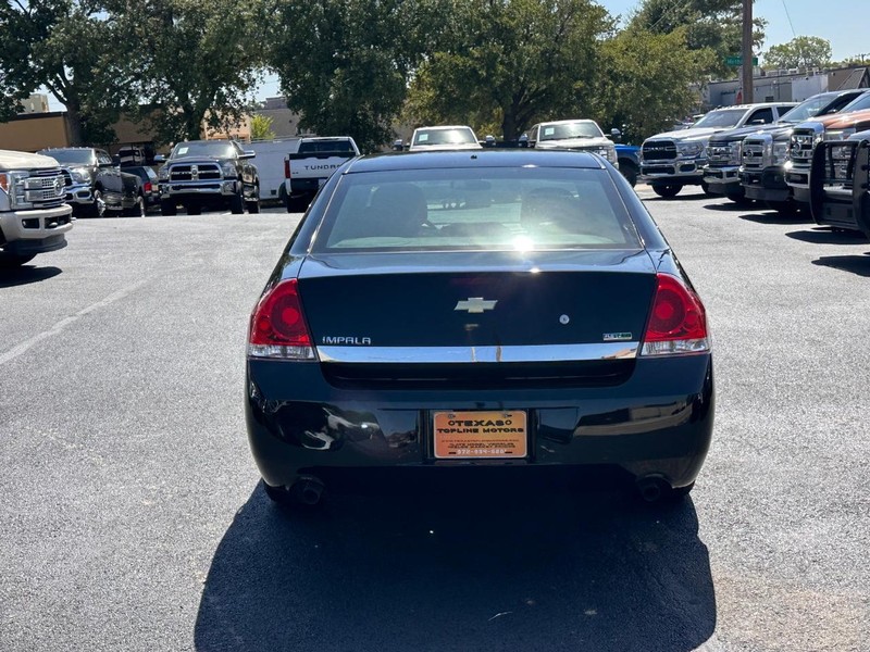 Chevrolet Impala Police Vehicle Full-screen Gallery Image 7