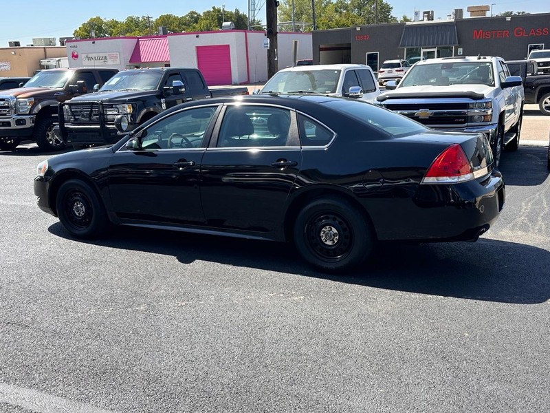 Chevrolet Impala Police Vehicle Full-screen Gallery Image 9
