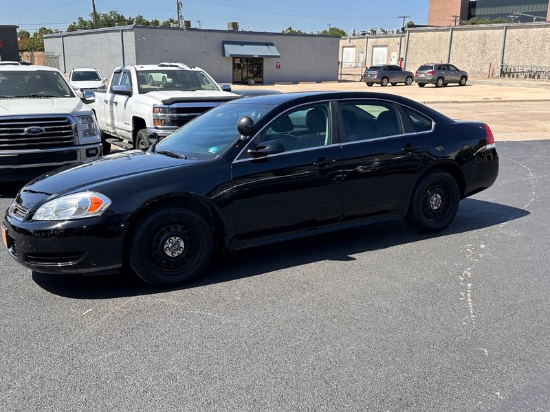 Chevrolet Impala Police Vehicle Full-screen Gallery Image 10