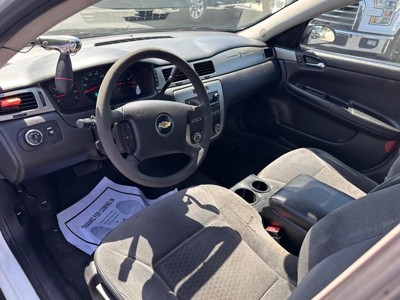 Chevrolet Impala Police Vehicle Full-screen Gallery Image 11