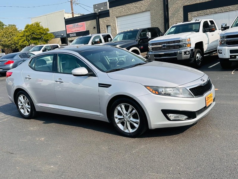 Kia Optima Vehicle Full-screen Gallery Image 06