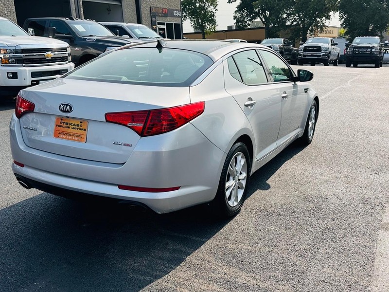 Kia Optima Vehicle Full-screen Gallery Image 09