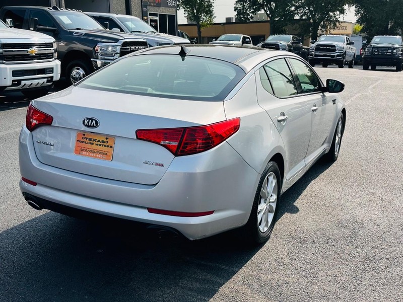 Kia Optima Vehicle Full-screen Gallery Image 10