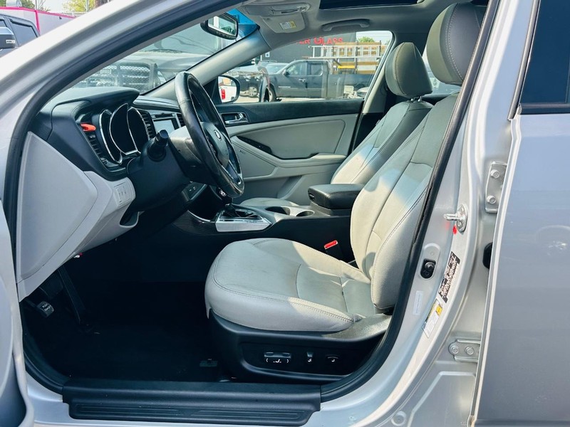 Kia Optima Vehicle Full-screen Gallery Image 16