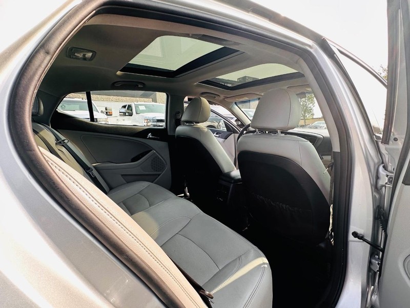 Kia Optima Vehicle Full-screen Gallery Image 22