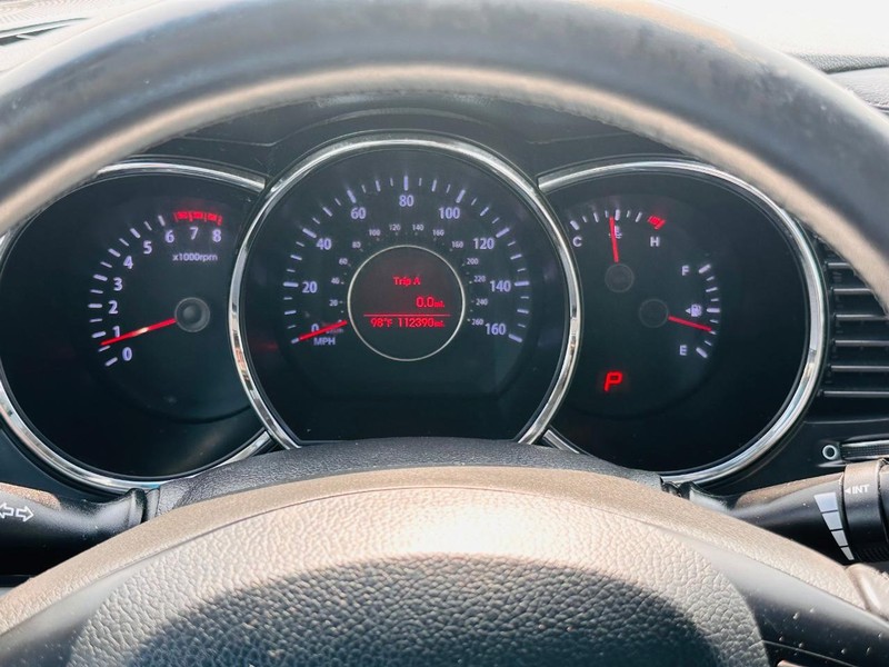 Kia Optima Vehicle Full-screen Gallery Image 28