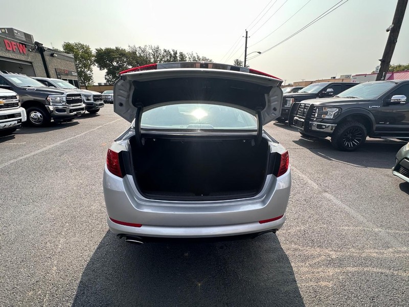 Kia Optima Vehicle Full-screen Gallery Image 33