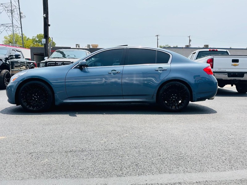 INFINITI G35 Sedan Vehicle Full-screen Gallery Image 12