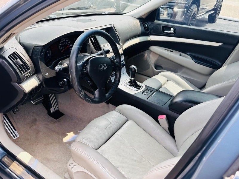 INFINITI G35 Sedan Vehicle Full-screen Gallery Image 15