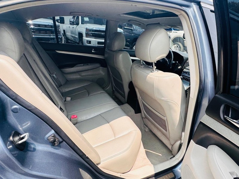INFINITI G35 Sedan Vehicle Full-screen Gallery Image 18