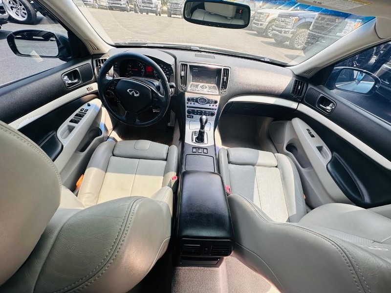 INFINITI G35 Sedan Vehicle Full-screen Gallery Image 20