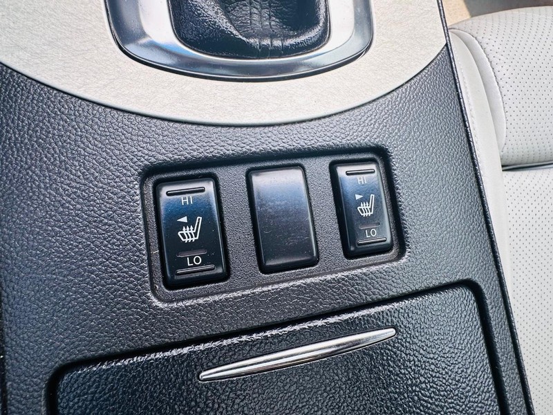 INFINITI G35 Sedan Vehicle Full-screen Gallery Image 33