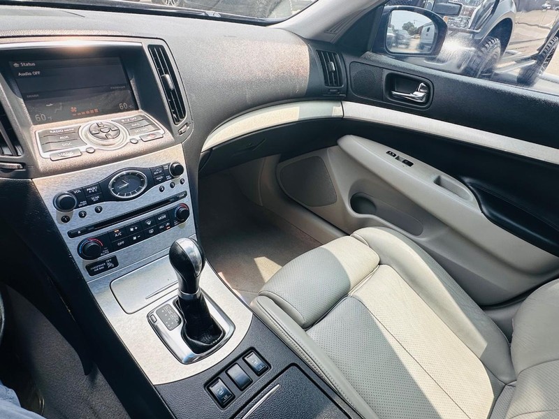 INFINITI G35 Sedan Vehicle Full-screen Gallery Image 34