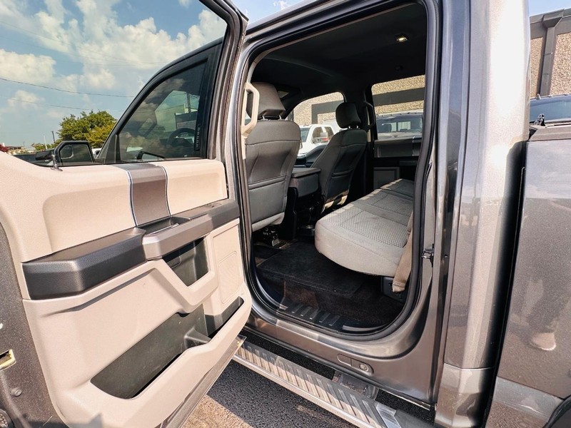 Ford F-150 Vehicle Full-screen Gallery Image 18