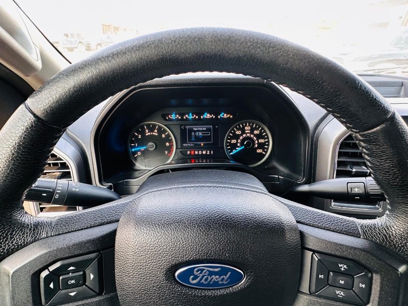 Ford F-150 Vehicle Full-screen Gallery Image 30