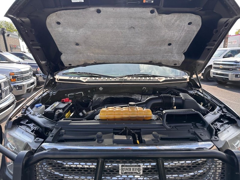 Ford F-150 Vehicle Full-screen Gallery Image 32