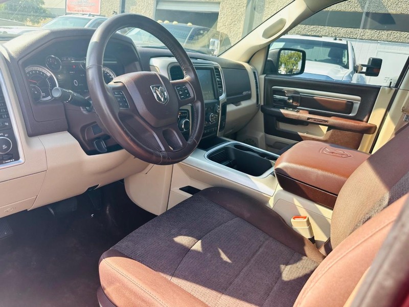 Ram 1500 Vehicle Full-screen Gallery Image 16