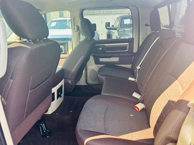 Ram 1500 Vehicle Full-screen Gallery Image 18