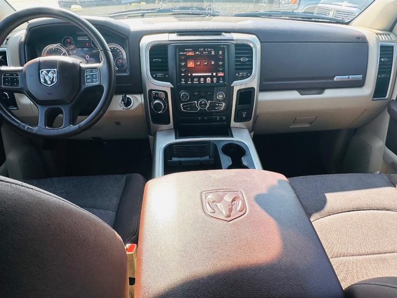 Ram 1500 Vehicle Full-screen Gallery Image 19