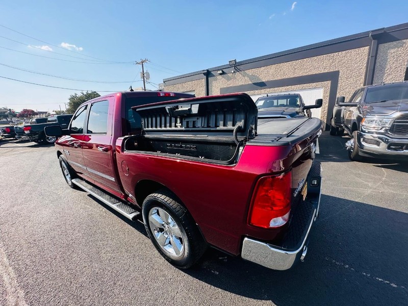 Ram 1500 Vehicle Full-screen Gallery Image 23