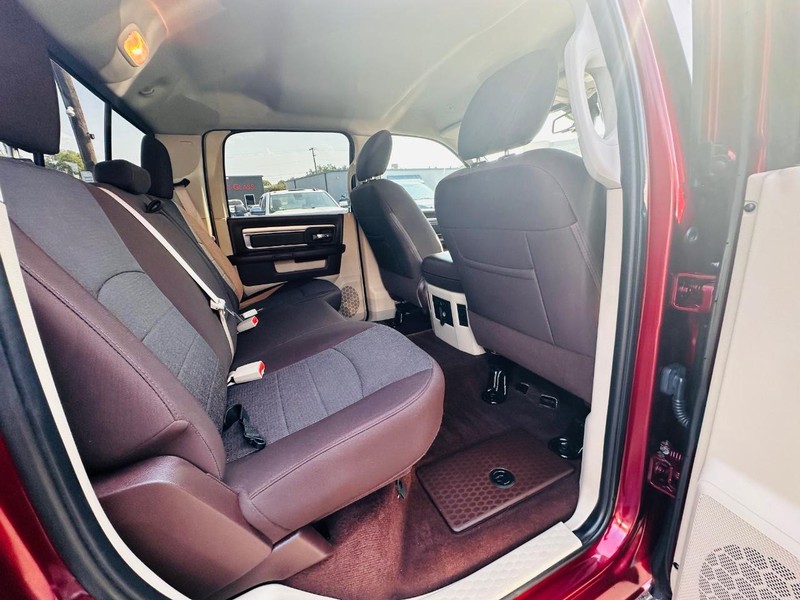 Ram 1500 Vehicle Full-screen Gallery Image 33