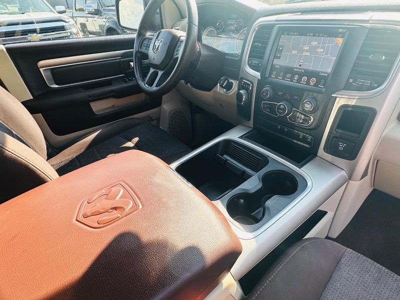 Ram 1500 Vehicle Full-screen Gallery Image 35