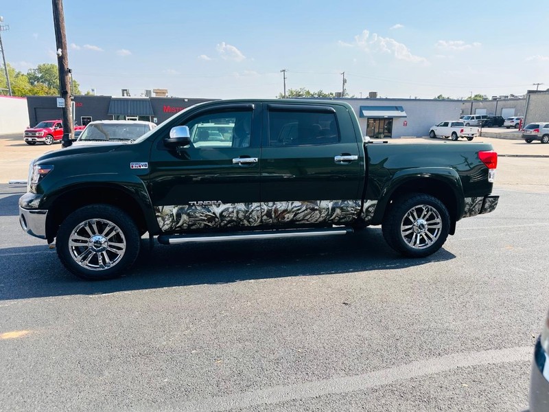 Toyota Tundra 4WD Truck Vehicle Full-screen Gallery Image 10