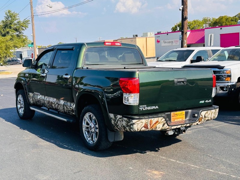 Toyota Tundra 4WD Truck Vehicle Full-screen Gallery Image 12