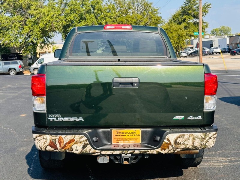 Toyota Tundra 4WD Truck Vehicle Full-screen Gallery Image 13