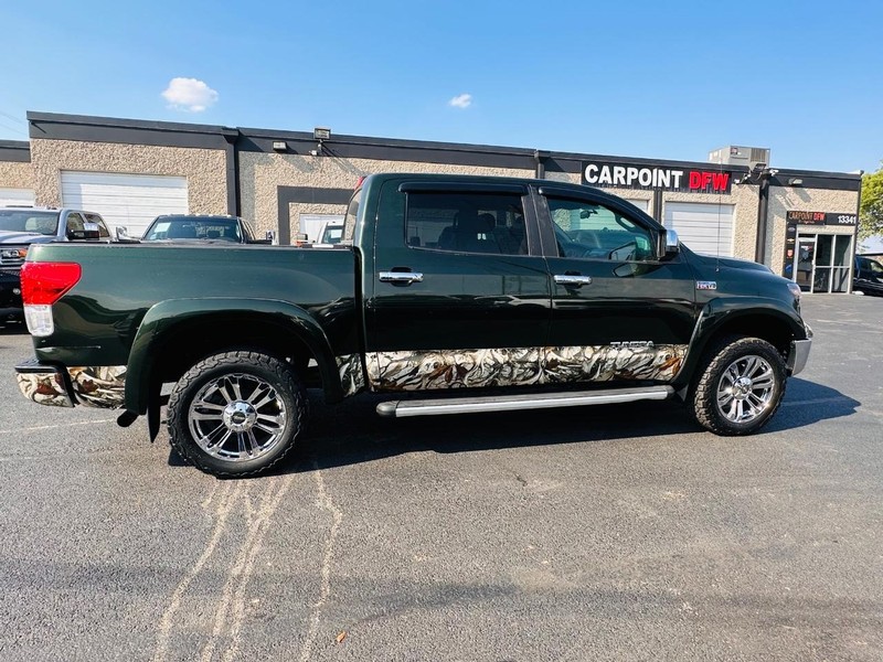 Toyota Tundra 4WD Truck Vehicle Full-screen Gallery Image 15