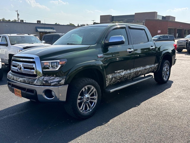 Toyota Tundra 4WD Truck Vehicle Full-screen Gallery Image 16