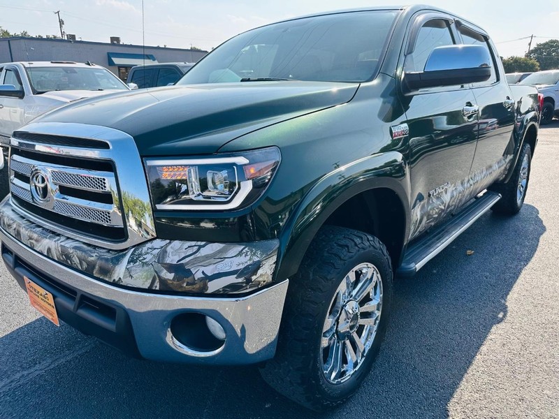 Toyota Tundra 4WD Truck Vehicle Full-screen Gallery Image 17