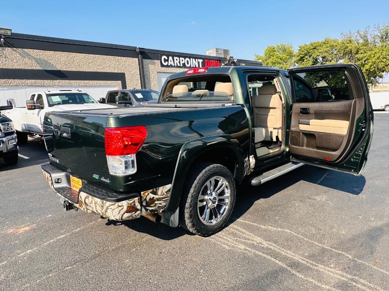 Toyota Tundra 4WD Truck Vehicle Full-screen Gallery Image 28