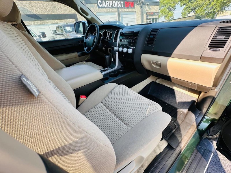 Toyota Tundra 4WD Truck Vehicle Full-screen Gallery Image 33