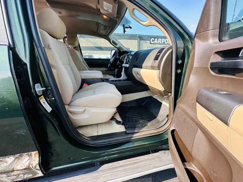 Toyota Tundra 4WD Truck Vehicle Full-screen Gallery Image 35