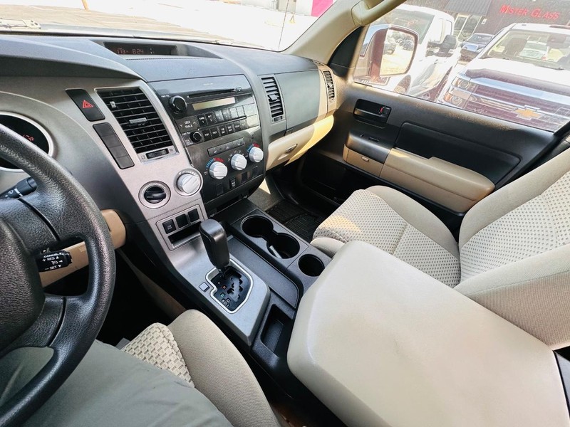 Toyota Tundra 4WD Truck Vehicle Full-screen Gallery Image 37