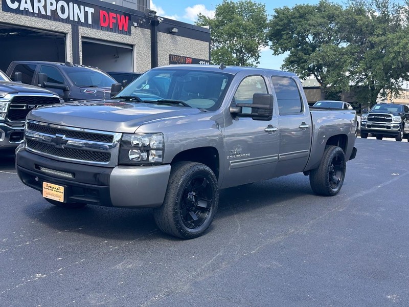 Chevrolet Silverado 1500 Vehicle Full-screen Gallery Image 3