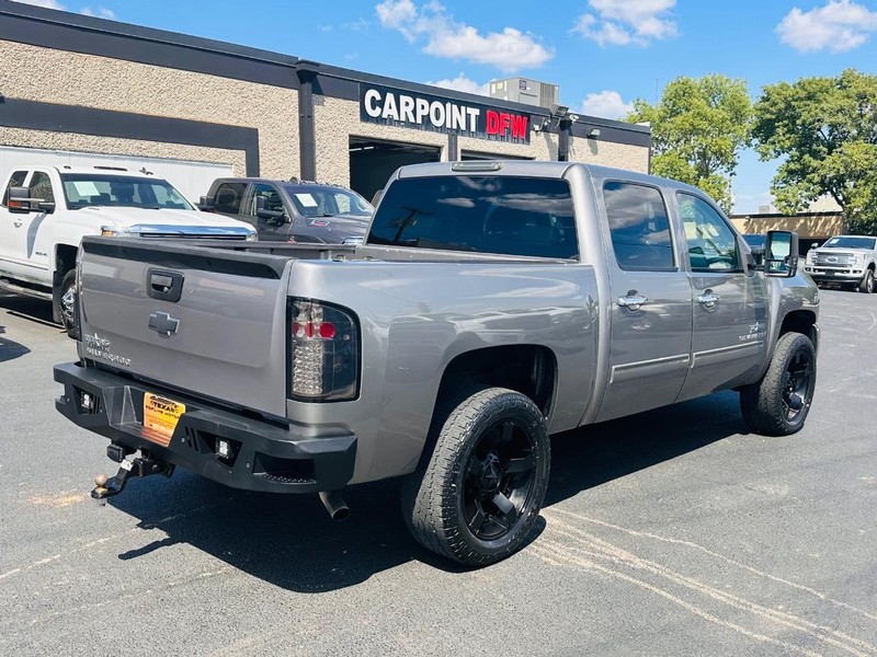 Chevrolet Silverado 1500 Vehicle Full-screen Gallery Image 4
