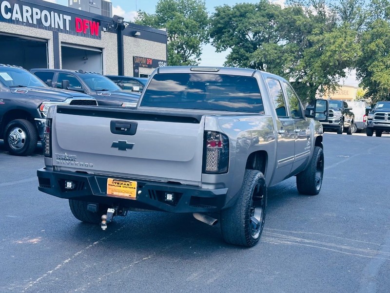 Chevrolet Silverado 1500 Vehicle Full-screen Gallery Image 11