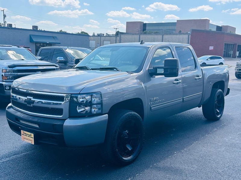 Chevrolet Silverado 1500 Vehicle Full-screen Gallery Image 16