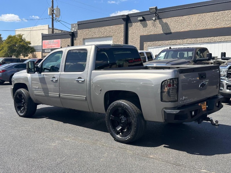Chevrolet Silverado 1500 Vehicle Full-screen Gallery Image 20