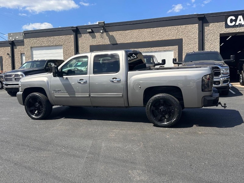 Chevrolet Silverado 1500 Vehicle Full-screen Gallery Image 23