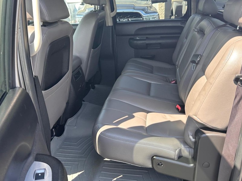 Chevrolet Silverado 1500 Vehicle Full-screen Gallery Image 29