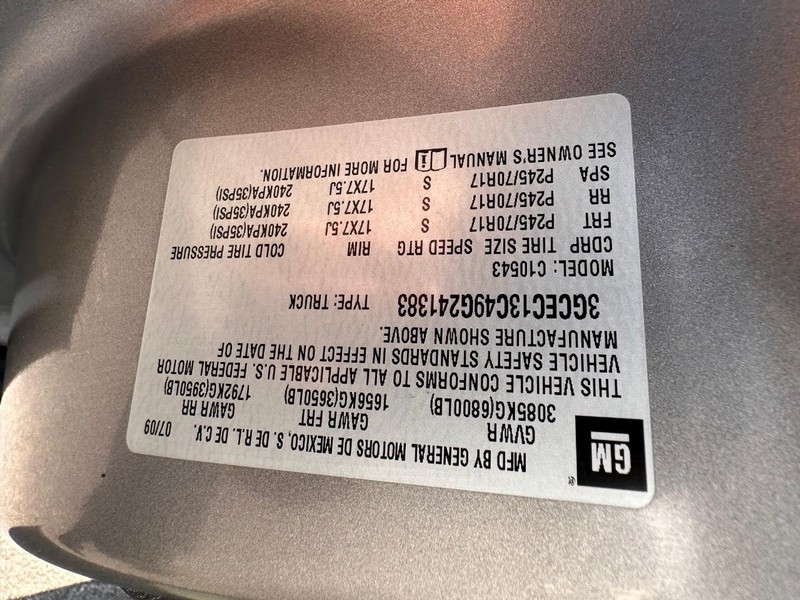 Chevrolet Silverado 1500 Vehicle Full-screen Gallery Image 33