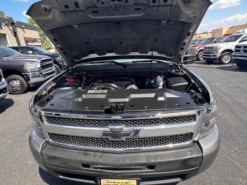 Chevrolet Silverado 1500 Vehicle Full-screen Gallery Image 36